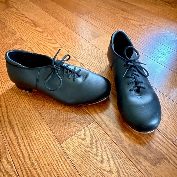 Theatricals Shoes - EUC Black Women’s Tap Shoes